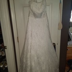 Wedding dress